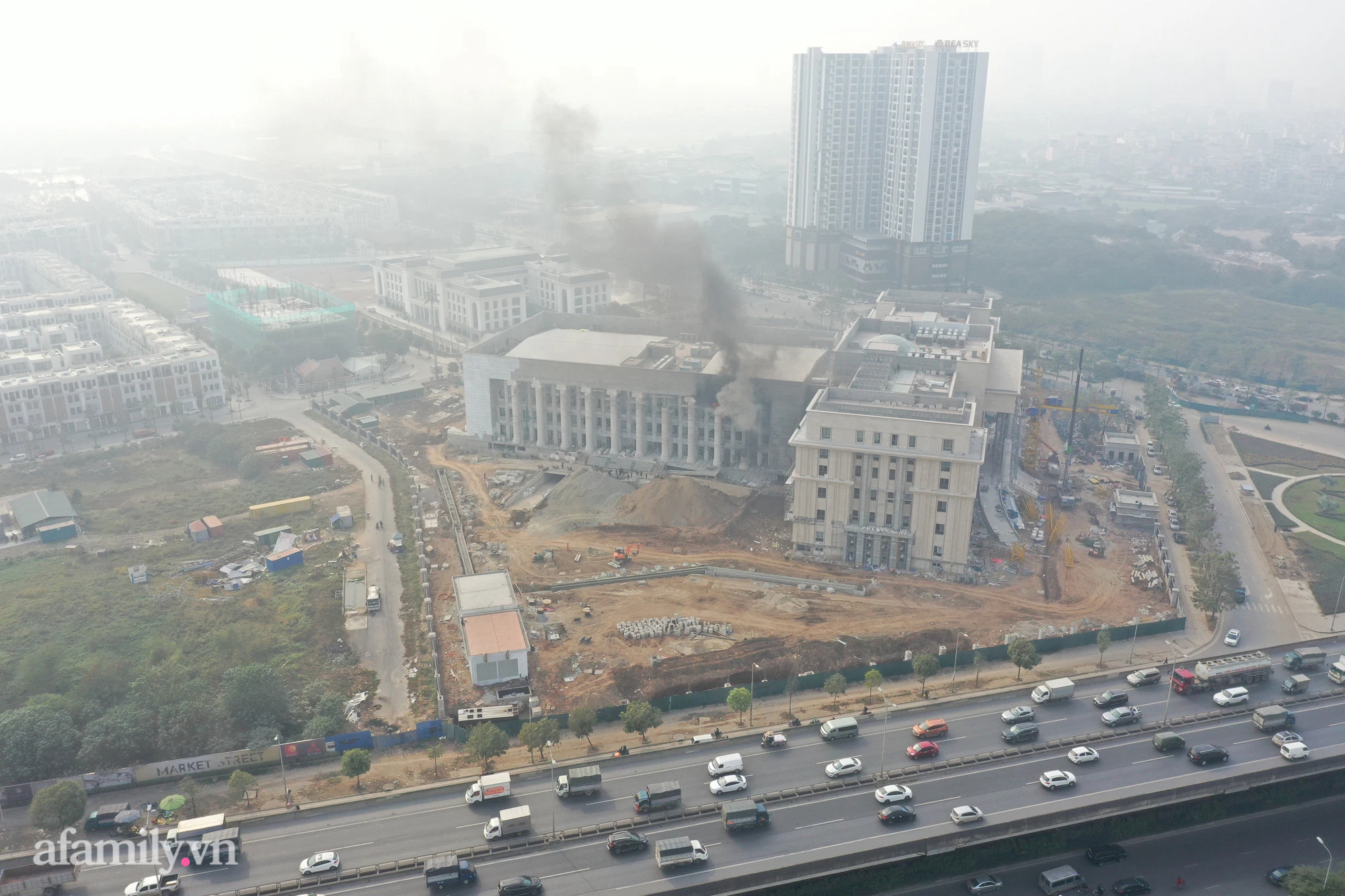 NÓNG: Cháy lớn tại trụ sở Tòa án Nhân dân TP Hà Nội đang xây dựng-7