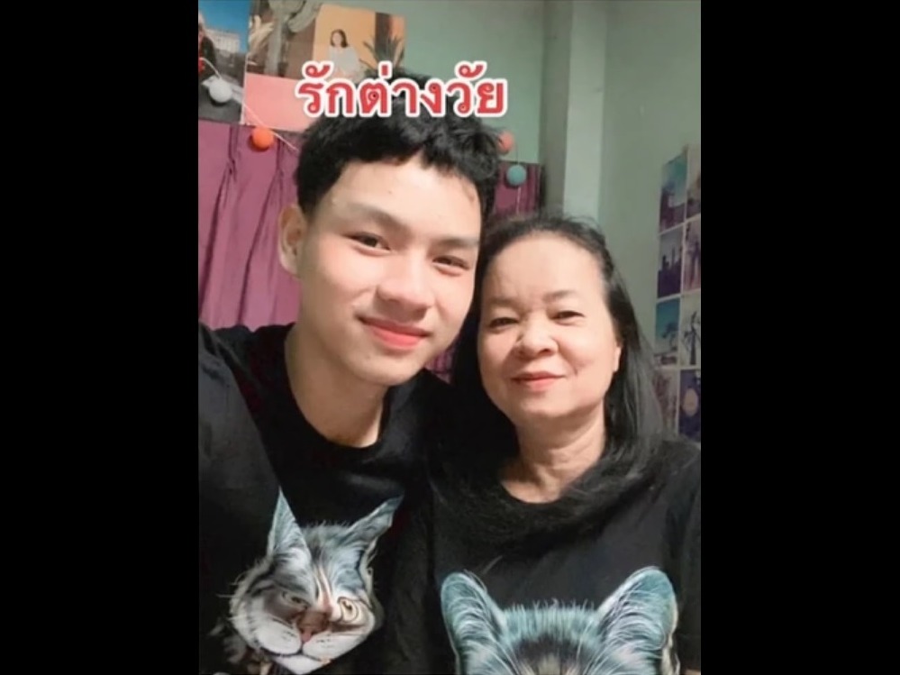 Anh chàng 18 yêu điên cuồng người phụ nữ 58 tuổi ngay từ cái nhìn đầu tiên, ở bên nhau bất chấp tranh cãi, thái độ của gia đình anh ta mới đáng nói!-1