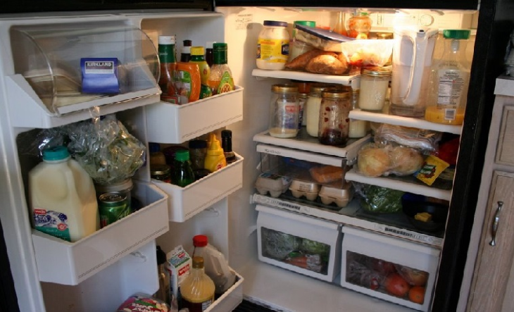 Tủ lạnh ngày Tết bốc mùi trầm trọng, chỉ cần thêm thứ này, mùi hôi biến mất nhanh chóng mà chẳng phải mất công lau chùi-3