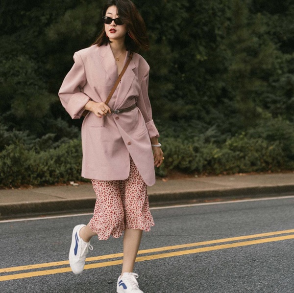 10 cách mặc blazer màu pastel không bị sến, chị em ghim ngay để trông thật tinh tế Tết này-10