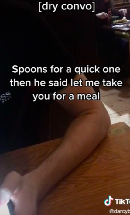 Ăn mặc như công chúa đi hẹn hò buổi đầu, khi chàng trai lái BMW đỗ xịch trước cửa nhà hàng, cô gái tái mặt vì phải ăn món không ngờ đến-2