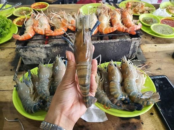 Khách vừa rời nhà hàng buffet, nhân viên mở thùng rác thì chết lặng với thứ được để lại, chỉ buồn bã đăng đàn khẩn cầu 1 điều-2