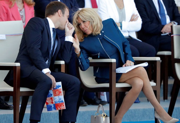 Đệ nhất phu nhân Pháp từng sốc nặng khi nhận tin chồng trẻ ngoại tình với người không ngờ đến, thường bị chê bai vì một hành động-2