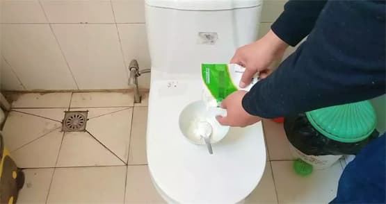 Bỏ một nắm muối ăn vào nhà vệ sinh rất thiết thực, nó tiết kiệm hàng trăm đô la một năm, tất cả những người đã sử dụng đều thấy rất tốt-2
