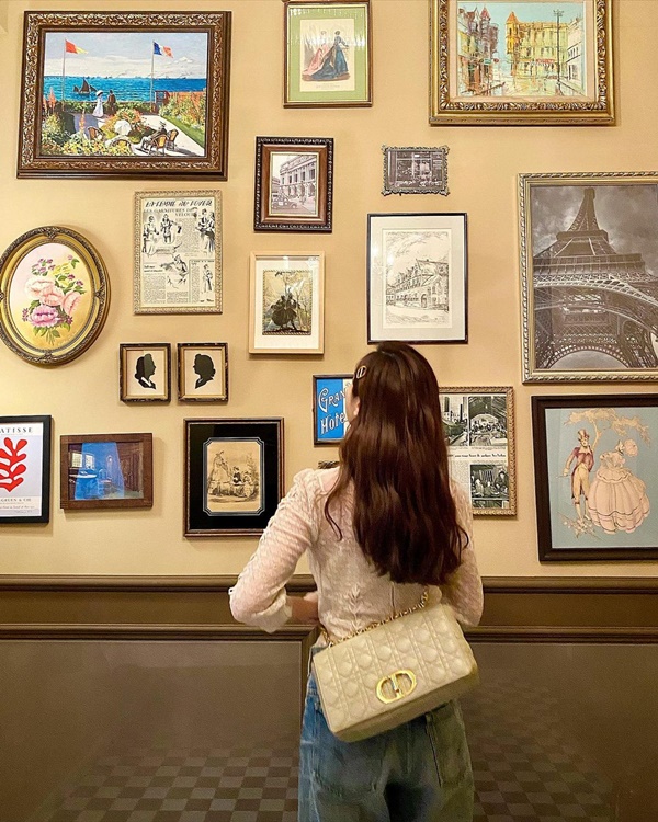 4 màu tóc nhuộm sáng da cho nàng tuổi 35+: Trẻ tới vài tuổi còn giấu tóc bạc cực khéo-3