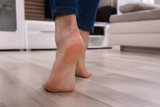 3 đặc điểm xuất hiện trên bàn chân chính là dấu hiệu sống thọ, ngâm chân rất tốt nhưng cảnh báo 4 nhóm người cần tránh làm
