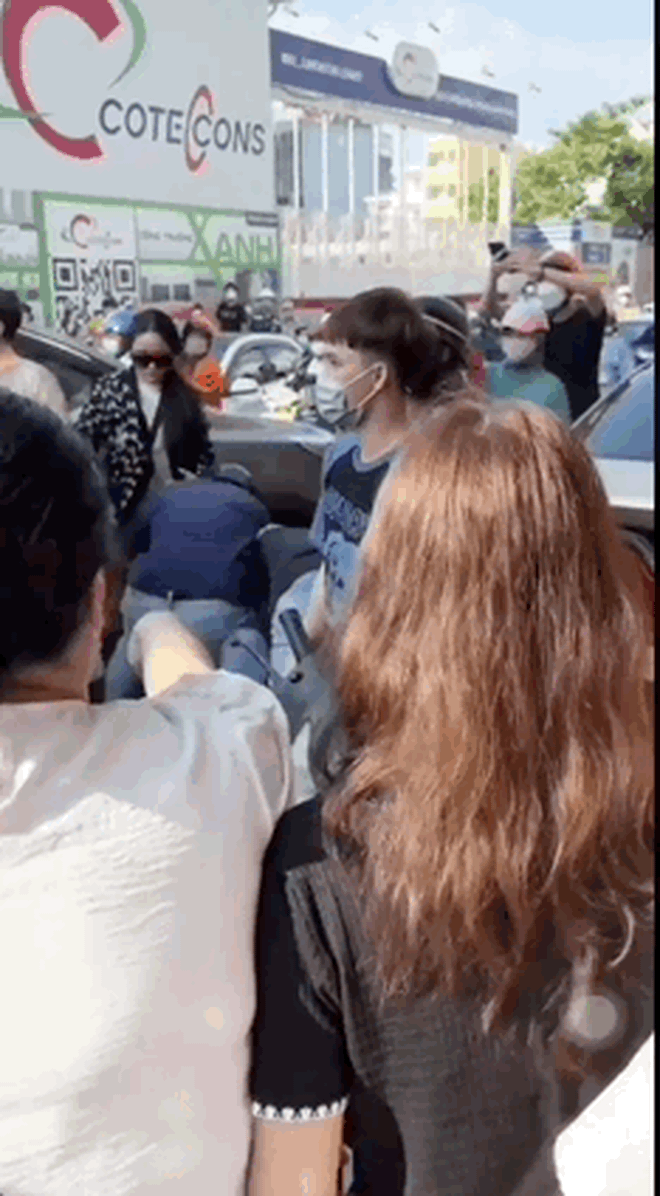 Lan truyền clip Trần My đến thẳng shop của Trang Nemo 3 mặt 1 lời rồi xảy ra xô xát, netizen đòi phạt thật nặng hành vi bạo lực-5