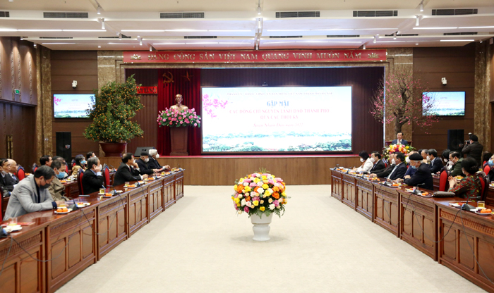 Gặp mặt nguyên lãnh đạo Thành phố qua các thời kỳ-1