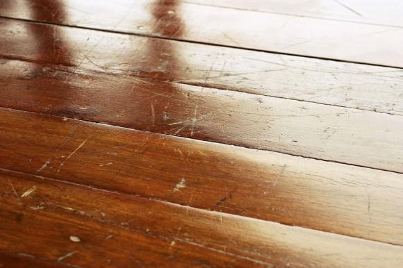 Bí kíp khắc phục sàn gỗ bị xước cực đơn giản mà hiệu quả không ngờ-2