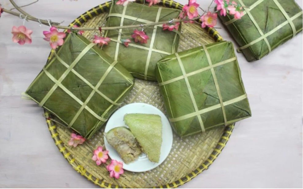 Ngó qua vài giây là biết ngay bánh chưng luộc bằng pin độc hại, đừng dại mà ăn-2