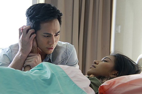 Hí hửng ly hôn vợ, mở chiếc vali cũ ở gầm giường, tôi khóc không thành tiếng