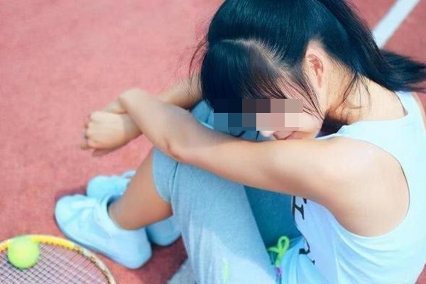 Bé gái học lớp 2 đã có kinh nguyệt, ngực phát triển như người lớn: Tiết lộ 5 nguyên nhân gây dậy thì sớm cho trẻ mà bố mẹ chính là thủ phạm-3