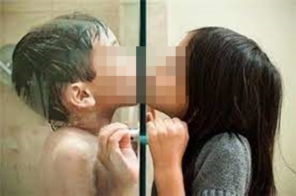 Bé gái học lớp 2 đã có kinh nguyệt, ngực phát triển như người lớn: Tiết lộ 5 nguyên nhân gây dậy thì sớm cho trẻ mà bố mẹ chính là thủ phạm-5