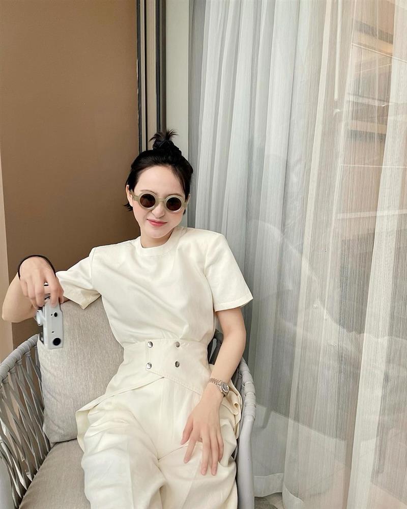 Tóc ngắn cũn nhưng Hiền Hồ vẫn cân được mọi style, kể cả váy vóc bánh bèo chúa-1