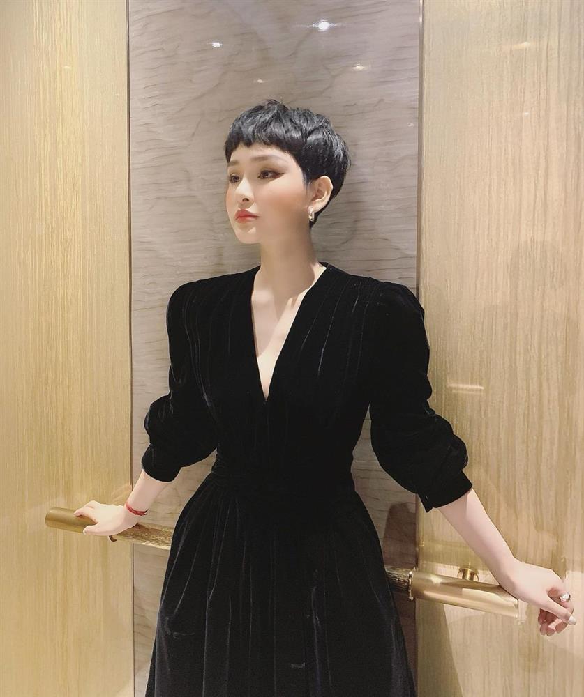 Tóc ngắn cũn nhưng Hiền Hồ vẫn cân được mọi style, kể cả váy vóc bánh bèo chúa-2