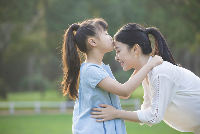 Hai hành động tưởng BÌNH THƯỜNG này của cha mẹ chính là nguồn gốc khiến con cái dần trở nên NGỐC NGHẾCH: Bạn có nằm trong số đó?-2
