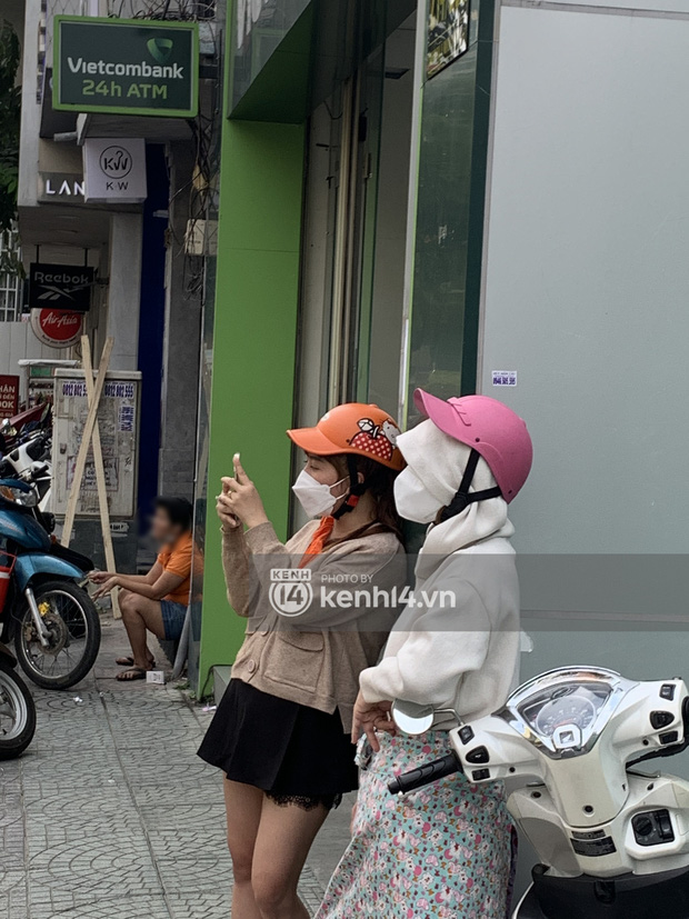 NGAY LÚC NÀY: Dòng người ùn tắc trước shop Trang Nemo, ai cũng nói đến đây chờ xem giải quyết mâu thuẫn-9