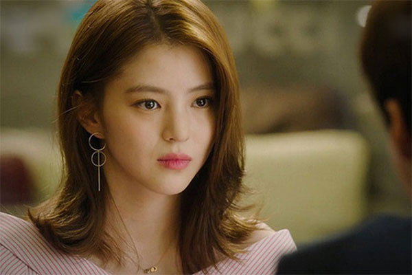 Sau khi kết hôn, chồng kế thừa công việc kinh doanh của gia đình, đến lúc tôi sinh liên tiếp 3 cô con gái thì mẹ chồng đề nghị chia lại tài sản-1