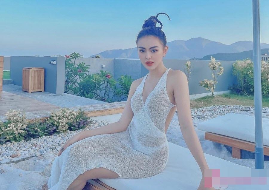 Trang Nemo bị đào ảnh sexy, mặc như không phản cảm-2