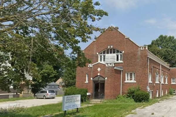 Phát hiện 90 hài cốt hỏa táng trong nhà thờ, lật tẩy việc làm bệnh hoạn của gã cựu giám đốc nhà tang lễ từng bị buộc tội lạm dụng xác chết-1