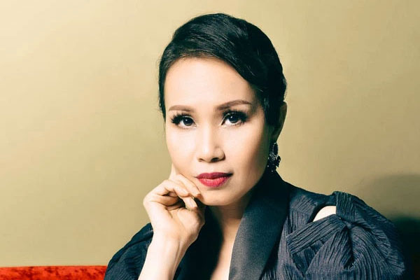 Ca sĩ Cẩm Ly bật khóc, tiết lộ khó hòa hợp với hai con gái-3