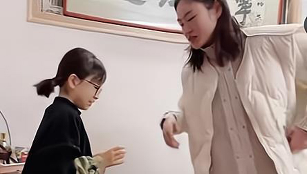 Vợ mới đi 30km, mang cháo cho vợ cũ của chồng-2