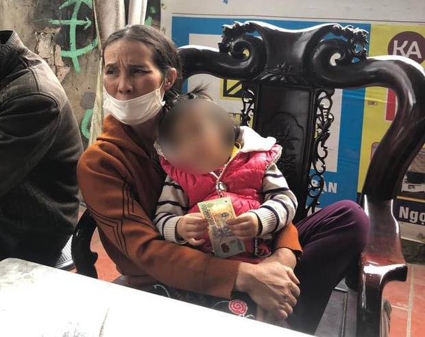 Xót xa bé gái 2 tuổi mất cả bố mẹ và anh trai trong vụ 5 người tử vong bất thường sau bữa cơm: Cháu vừa mới cai sữa mẹ được vài hôm...-1