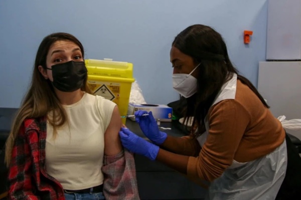 Tiêm mũi 3 không thấy tác dụng phụ có nên lo lắng? Chuyên gia tiết lộ điều ít người biết-1