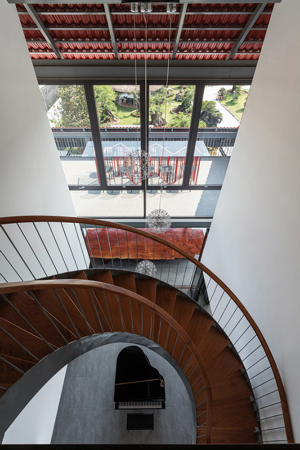 Biệt thự hiện đại 3 tầng có mái gấp độc đáo ở vùng ven Sài Gòn-16