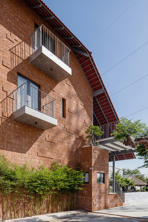 Biệt thự hiện đại 3 tầng có mái gấp độc đáo ở vùng ven Sài Gòn-18