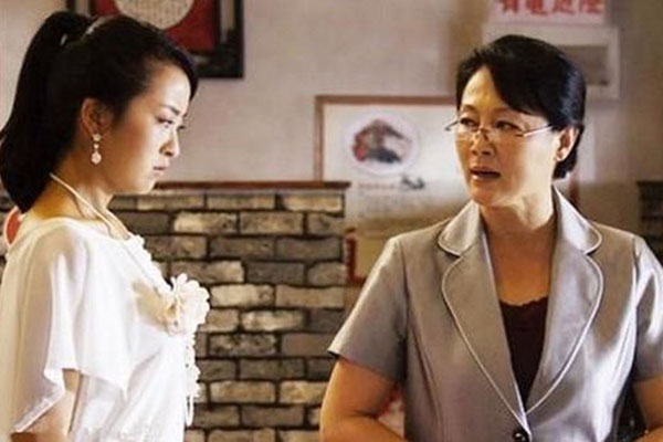 Tết Nguyên Đán chồng bỏ ra 10 triệu mua vòng vàng tặng mẹ chồng, tặng mẹ tôi 10 cân thịt lợn, tôi chỉ trích anh ấy thiên vị-3