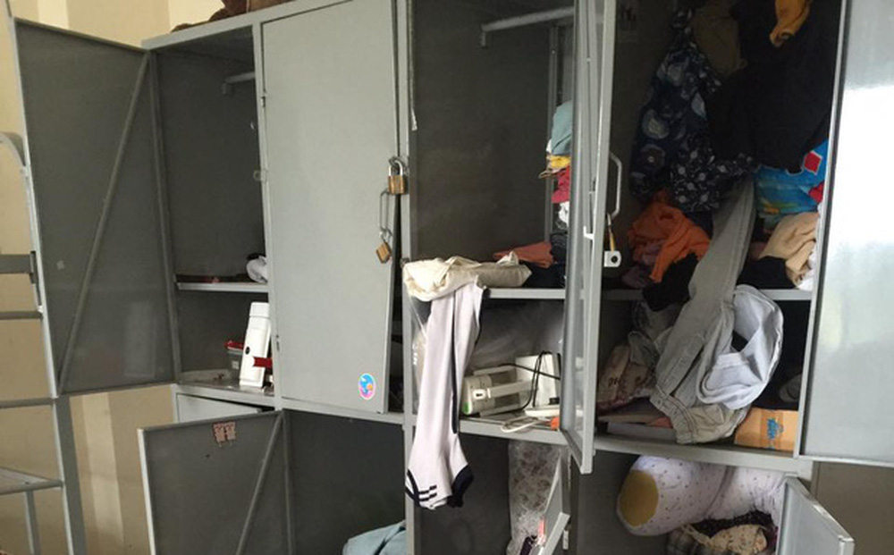 Hàng trăm tủ quần áo của sinh viên bị cạy phá sau khi trưng dụng làm bệnh viện dã chiến-1
