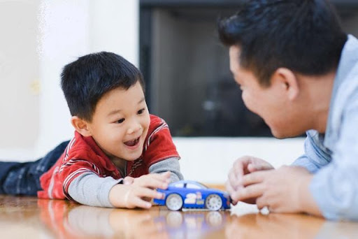 Lén cho con riêng tiền sắm Tết thì thằng bé lỡ miệng khoe, thái độ của vợ khiến tôi như ngồi trên đống lửa-1