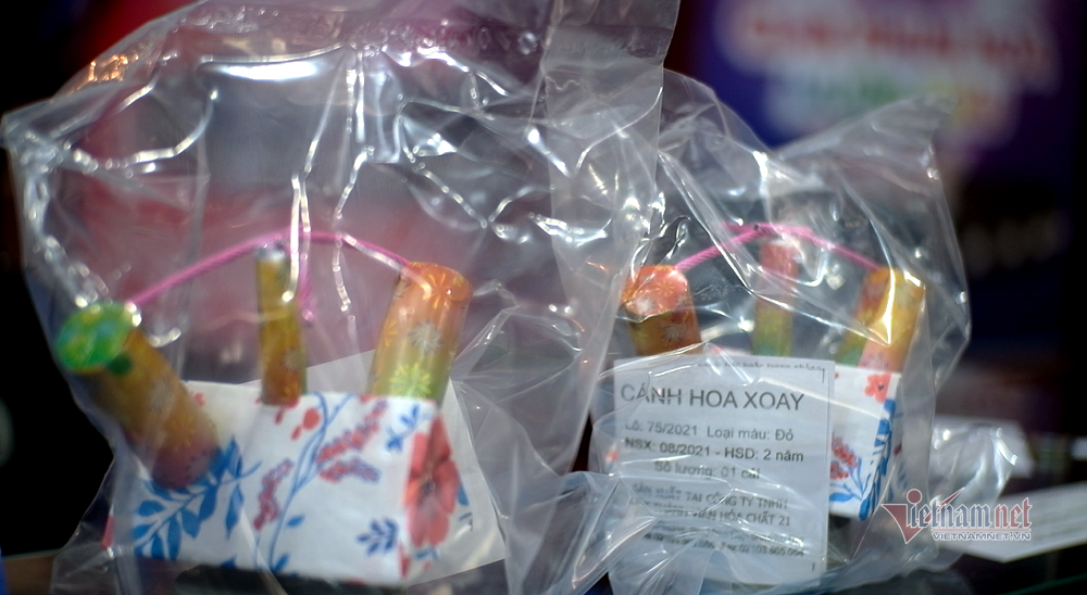 Nghìn khách hỏi mua pháo hoa, điện thoại cháy máy sợ không dám nghe-4