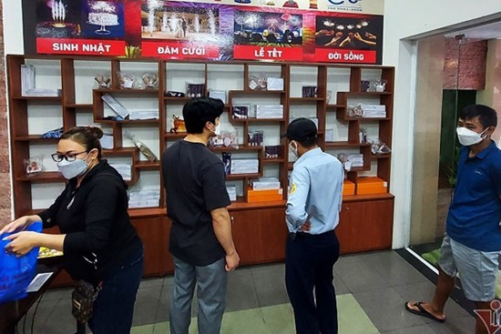 Nghìn khách hỏi mua pháo hoa, điện thoại 'cháy máy' sợ không dám nghe