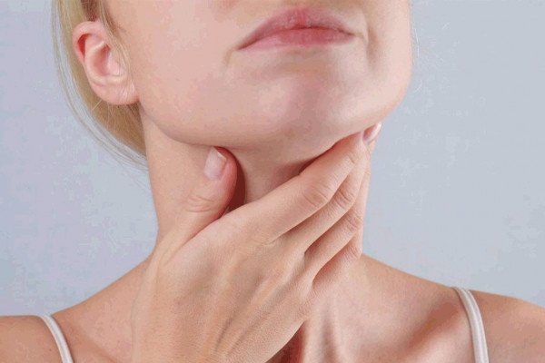 Chuyên gia chỉ cách tự kiểm tra tuyến giáp tại nhà, 3 nhóm người này rất nhiều nguy cơ-1