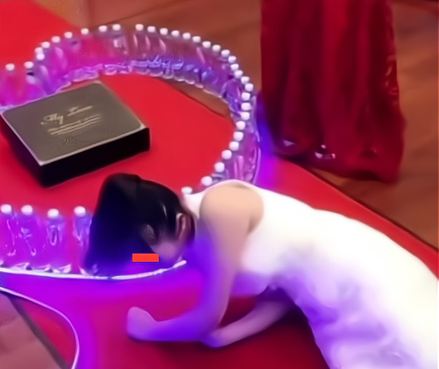 Chú rể đẩy bạn gái cũ ngã trong hôn lễ, biết nguyên nhân không ai dám trách-2