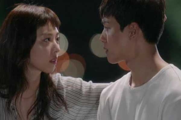 Chồng quẳng 5 triệu lên bàn trước mặt nói là tiền chi tiêu cả Tết và dọa vợ không được mua quần áo, mỹ phẩm-2