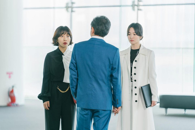 Trên phim, Song Hye Kyo diện áo khoác dáng dài đẹp không trượt set nào-4