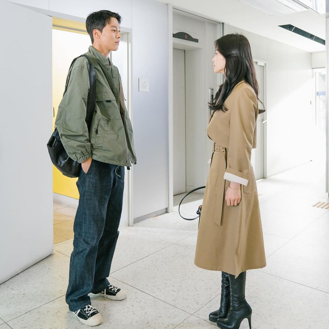 Trên phim, Song Hye Kyo diện áo khoác dáng dài đẹp không trượt set nào-5