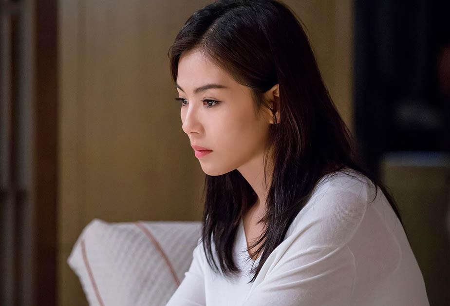 Tết Nguyên Đán chồng bỏ ra 10 triệu mua vòng vàng tặng mẹ chồng, tặng mẹ tôi 10 cân thịt lợn, tôi chỉ trích anh ấy thiên vị-1