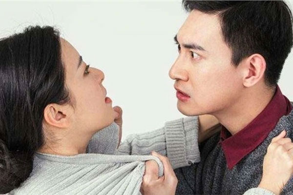 Trong buổi ra mắt nhà tôi, bạn trai vô tình đánh rơi một thứ khiến ai nấy hoảng hốt-2