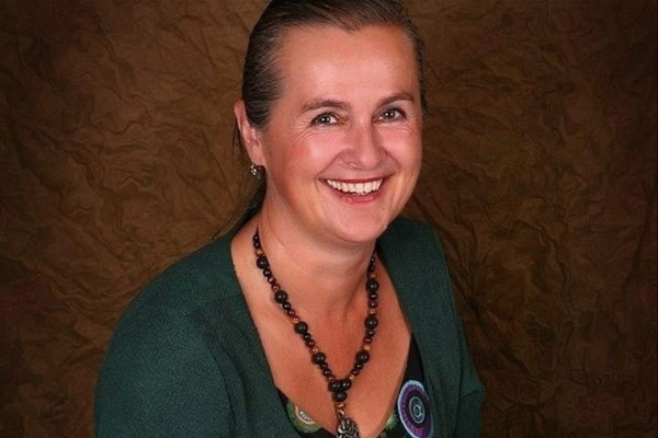 Chọc que thử vào vùng kín cô gái để test nhanh COVID-19, nhân viên y tế nhận 10 năm tù-2