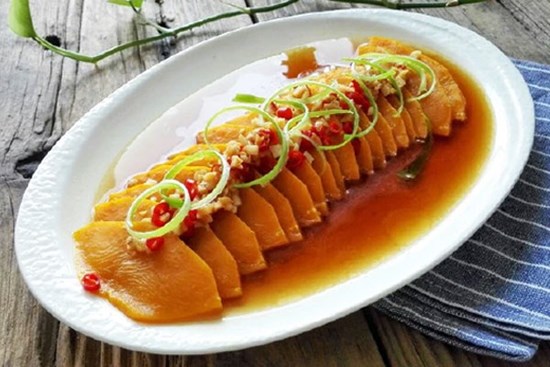 Bí đỏ làm thế này thì không chỉ ngon mà còn dưỡng da cực tốt: Chị em ăn thường xuyên, đảm bảo da đẹp như da em bé