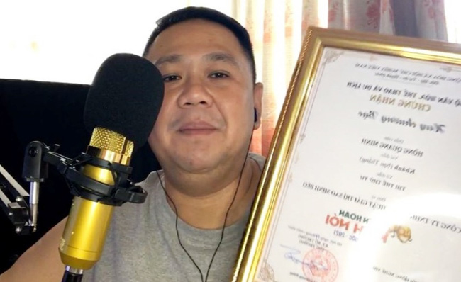 Bị chỉ trích dữ dội, Minh Béo vẫn điềm nhiên livestream khoe giải thưởng-1