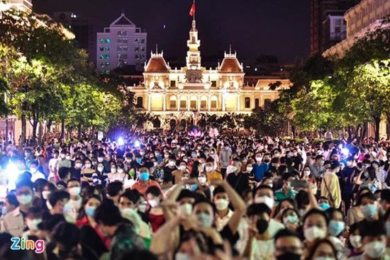 TP.HCM tìm người đi cùng chuyến bay liên quan ca Omicron cộng đồng