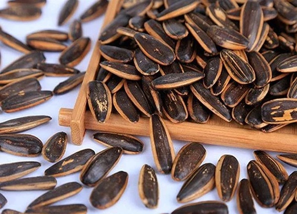 Đi chợ mua bánh kẹo ngày Tết phải né ngay 7 món siêu bẩn này, vừa phí tiền lại hại sức khỏe, món thứ 3 còn thuộc danh sách gây ung thư của WHO-3