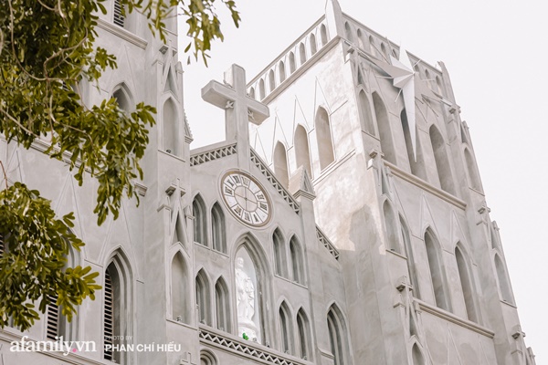 Buông bỏ tấm rèm xanh, Nhà thờ Lớn Hà Nội xuất hiện với một diện mạo mới sau nhiều tháng đại tu, nhưng nhìn khác xa bản gốc?-2