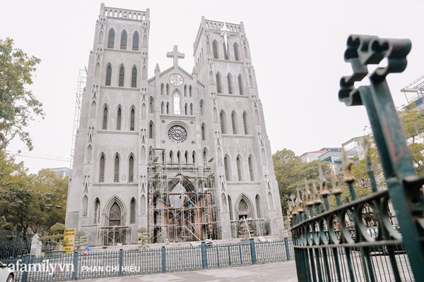Buông bỏ tấm rèm xanh, Nhà thờ Lớn Hà Nội xuất hiện với một diện mạo mới sau nhiều tháng đại tu, nhưng nhìn khác xa bản gốc?-3