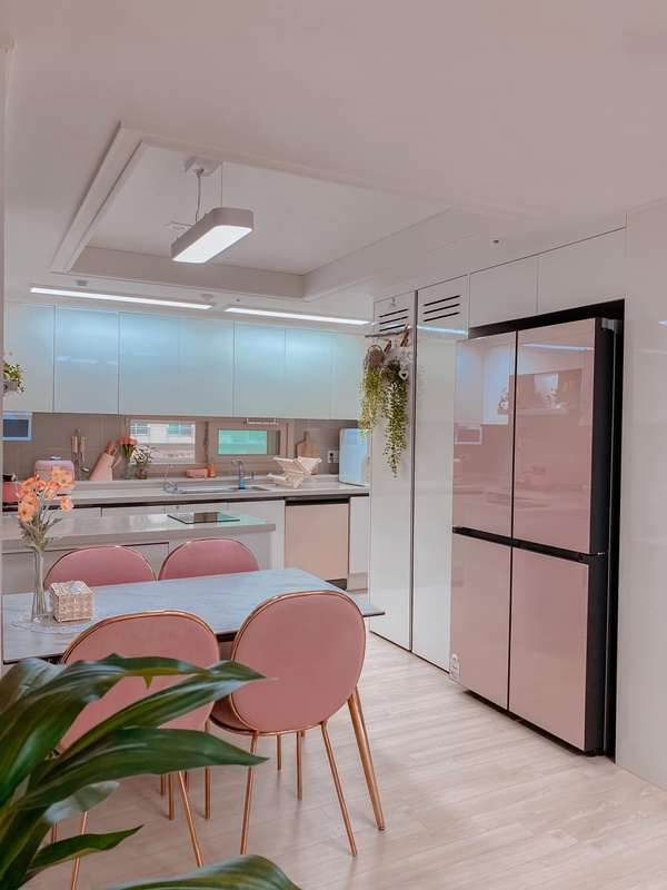 Phòng bếp màu hồng cực đẹp của gia đình ở Tây Ninh, mỏi mắt cũng không tìm được 1 điểm nào bị sến-1
